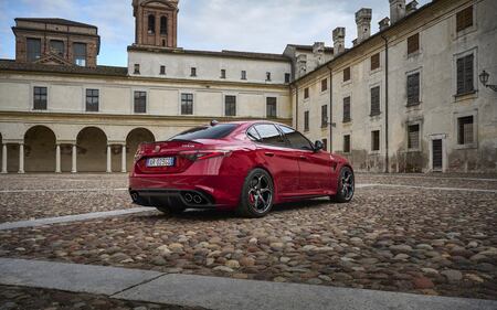 Nuove Alfa Romeo Giulia e Stelvio Quadrifoglio, guarda tutte le foto 14