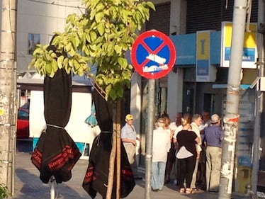 Atene, tra vetrine chiuse e ispettori del fisco 1