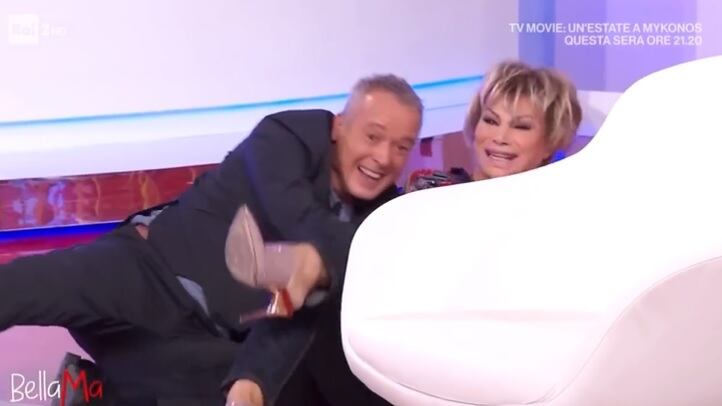 "Che figura...". Incidente in diretta per Pierluigi Diaco e Carmen Russo