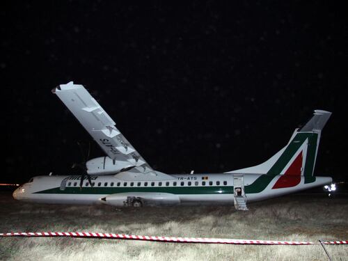 Fiumicino, aereo fuori pista: indagini per disastro colposo