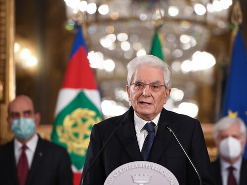 Mattarella ai capipartito tagliati fuori: se nomino i "numeri due" è colpa vostra