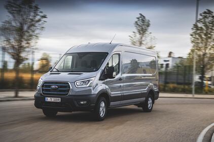 Ford E-Transit, il furgone più venduto al mondo diventa 100% elettrico: guarda la gallery 2