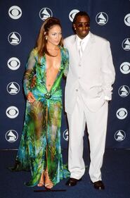 Jennifer Lopez hot in rosa carne 25