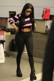 Nicki Minaj e i leggings trasparenti 4