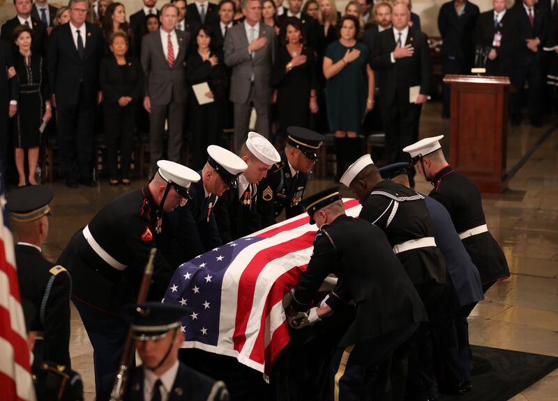 Trump rende omaggio a Bush 1