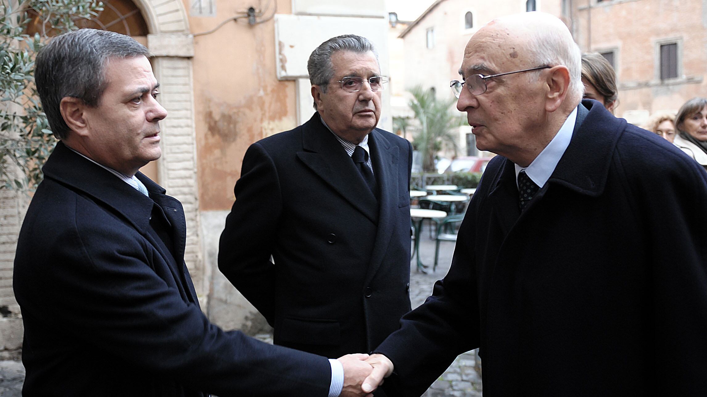 Caso Napolitano, l'intrigo si complica