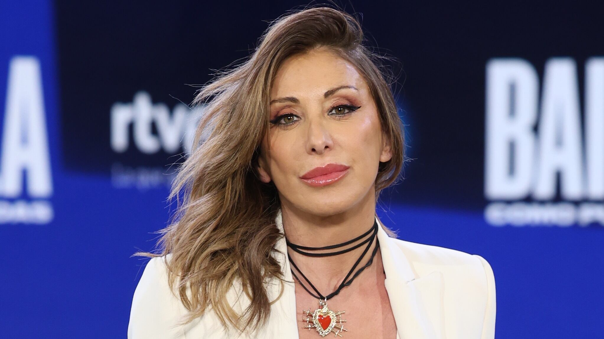 Tumore, critiche e hater, Sabrina Salerno si sfoga: "Devo stare a casa a piangere?"