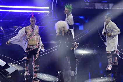 Sanremo 2024: ecco il look della quarta serata del Festival dei La Sad 1