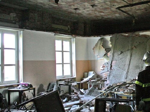 Crollo soffitto al liceo, condannato continua a gestire la sicurezza