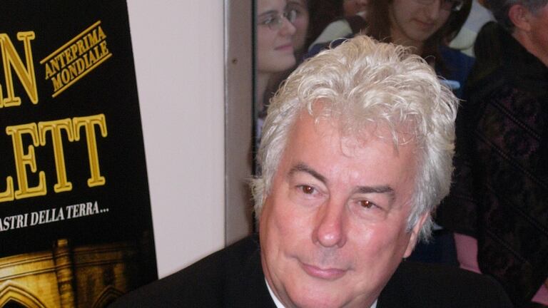 Follett domina "M" insegue con i vampiri