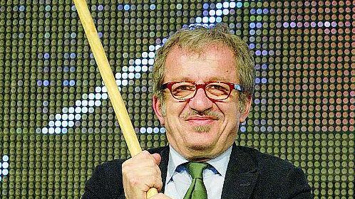 Maroni va in Sardegna ma non è il benvenuto: «Ci scrocca l'ormeggio»