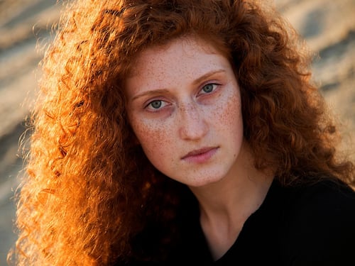 Capelli ricci, le acconciature di tendenza (anche per over 60)