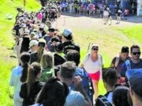 Seceda, c'è il tornello da 5 euro ed è lite proprietari e politici. "A Venezia ticket da 100 euro"