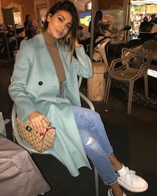 Cristina Buccino sensuale a letto 8