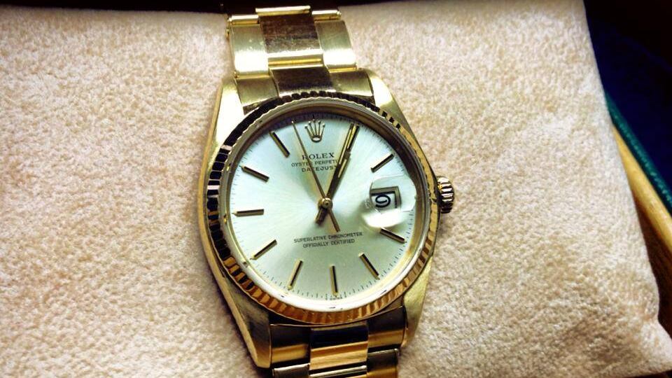 Gli assegni falsi e la chiamata deviata: la doppia truffa del Rolex