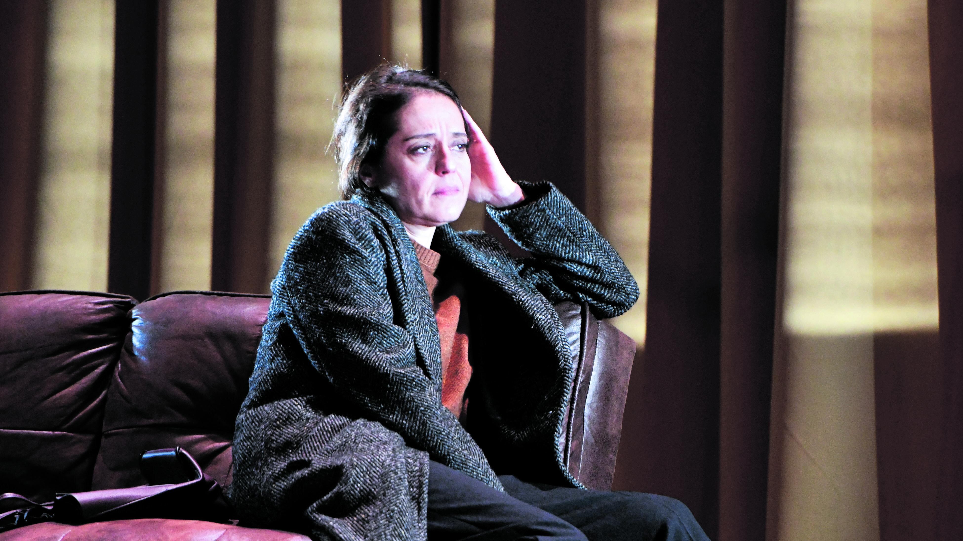 Scalera è "La sorella migliore" del dramma familiare con giallo