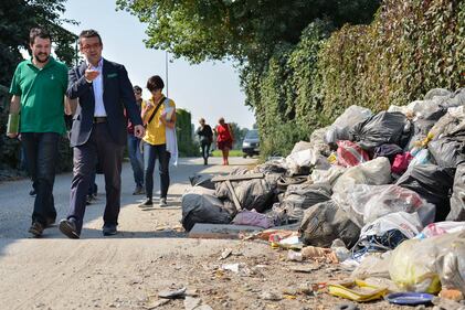 Il Parco Sud trasformato dai rom in una discarica 6