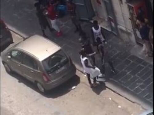 Napoli, nuova maxi rissa tra stranieri: terrore al Vasto