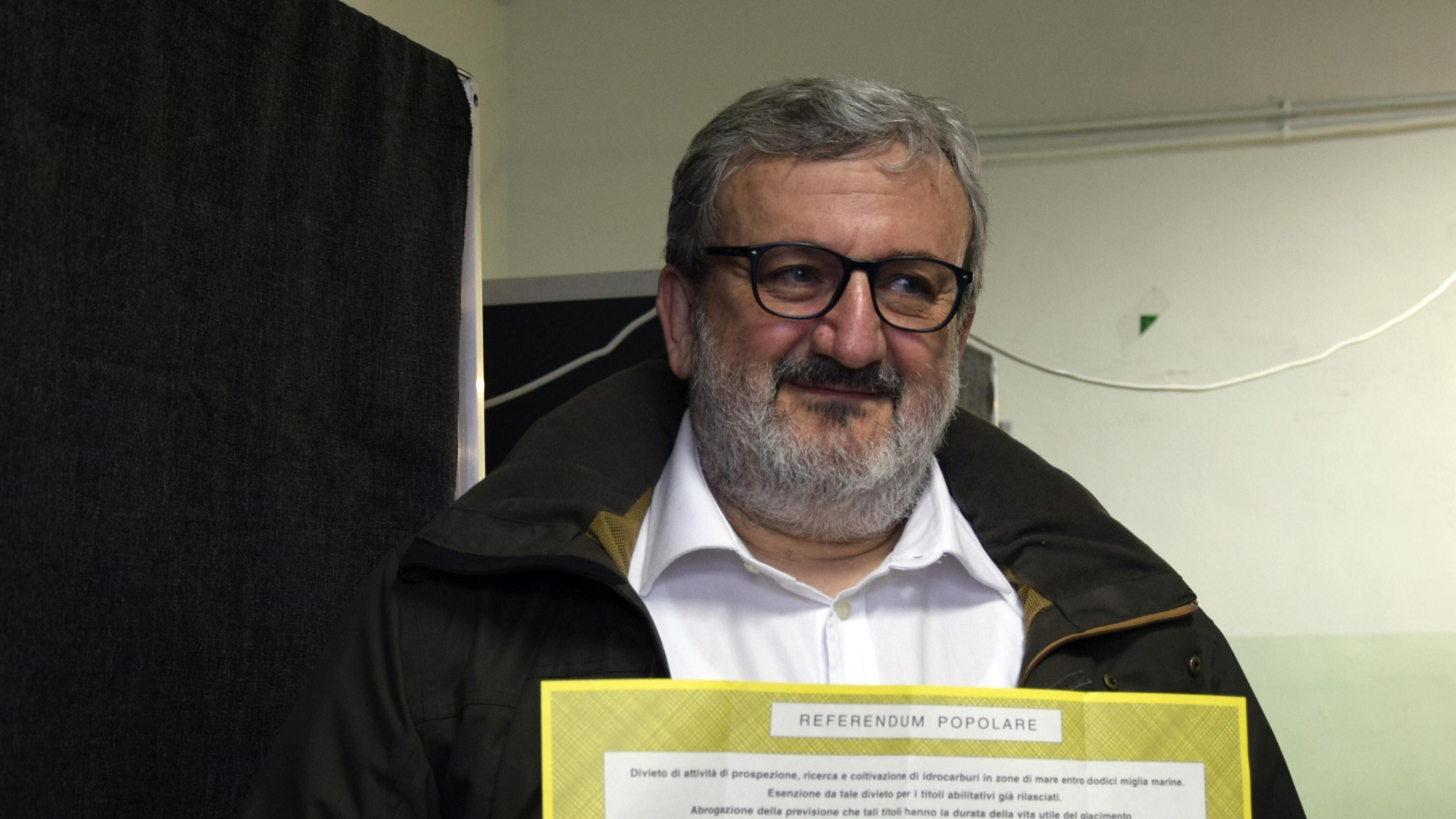 Emiliano incoronato a sinistra: è lui l'anti Matteo