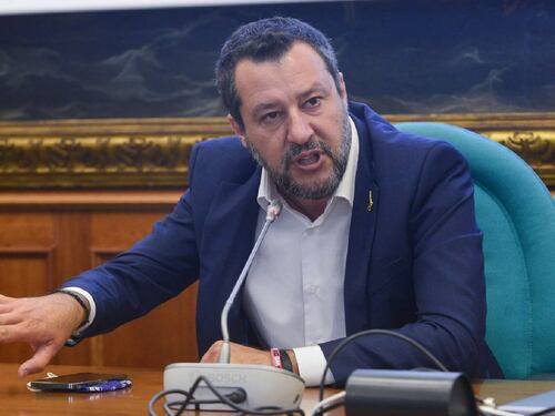Salvini attacca su Siena e apre il dossier sbarchi. "Stop o è un problema"