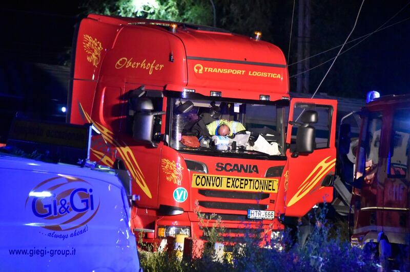 Treno contro un Tir nel Torinese