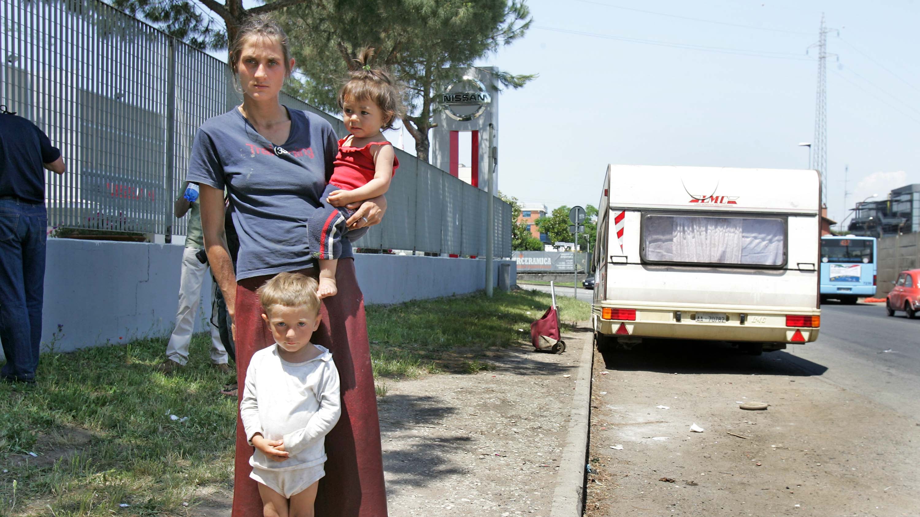 Rom, traffici sospetti sulle aree occupate ma con ditte "regolari"