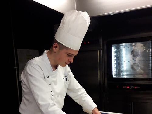 Il lockdown non ferma il giovane chef Matteo. "Cucino in casa per amici e parenti"