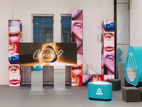 IQOS "si griffa" Seletti e reinventa piazza Italia