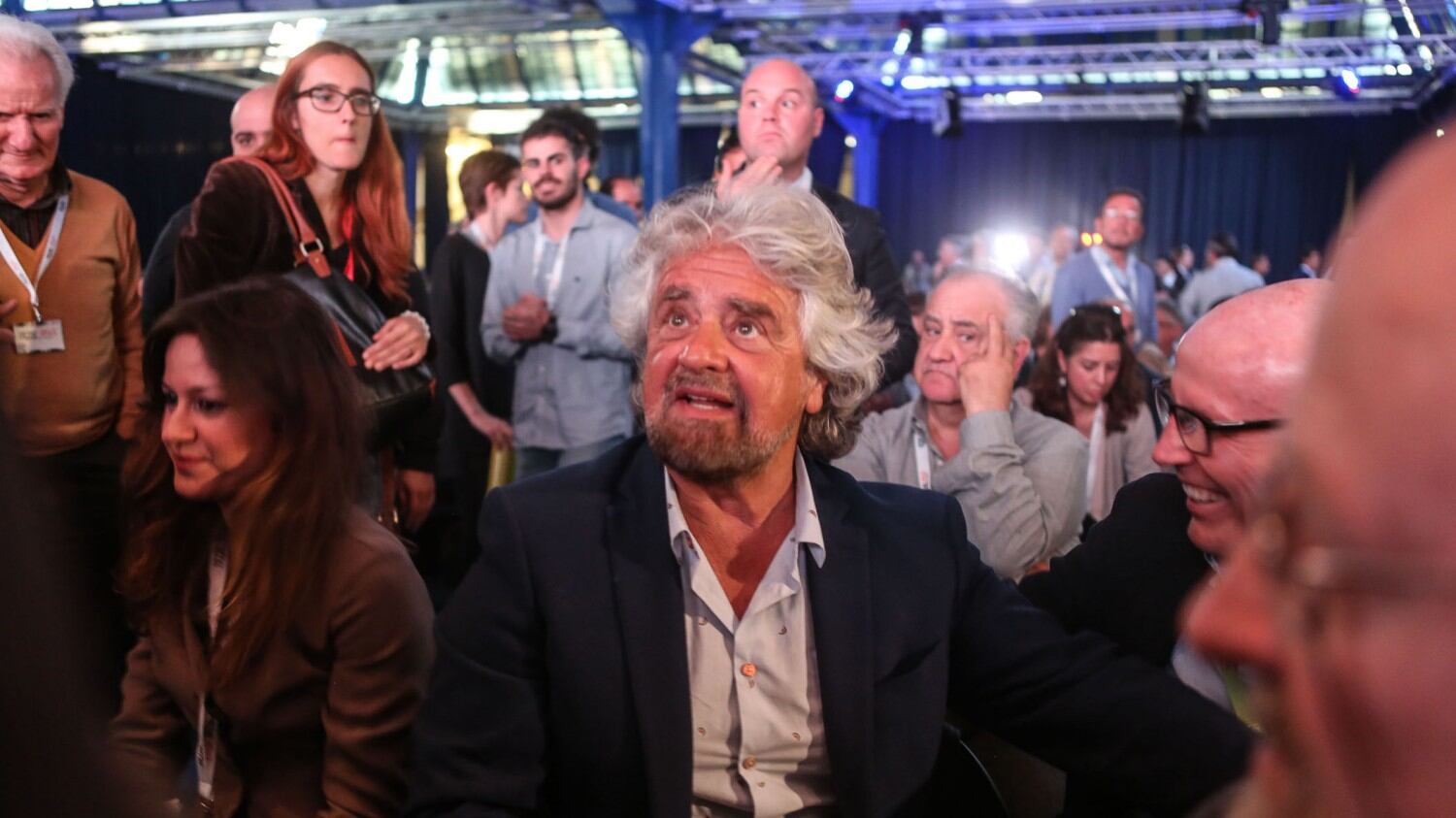 Grillo lusinga i giovani: "Voto esteso ai sedicenni"