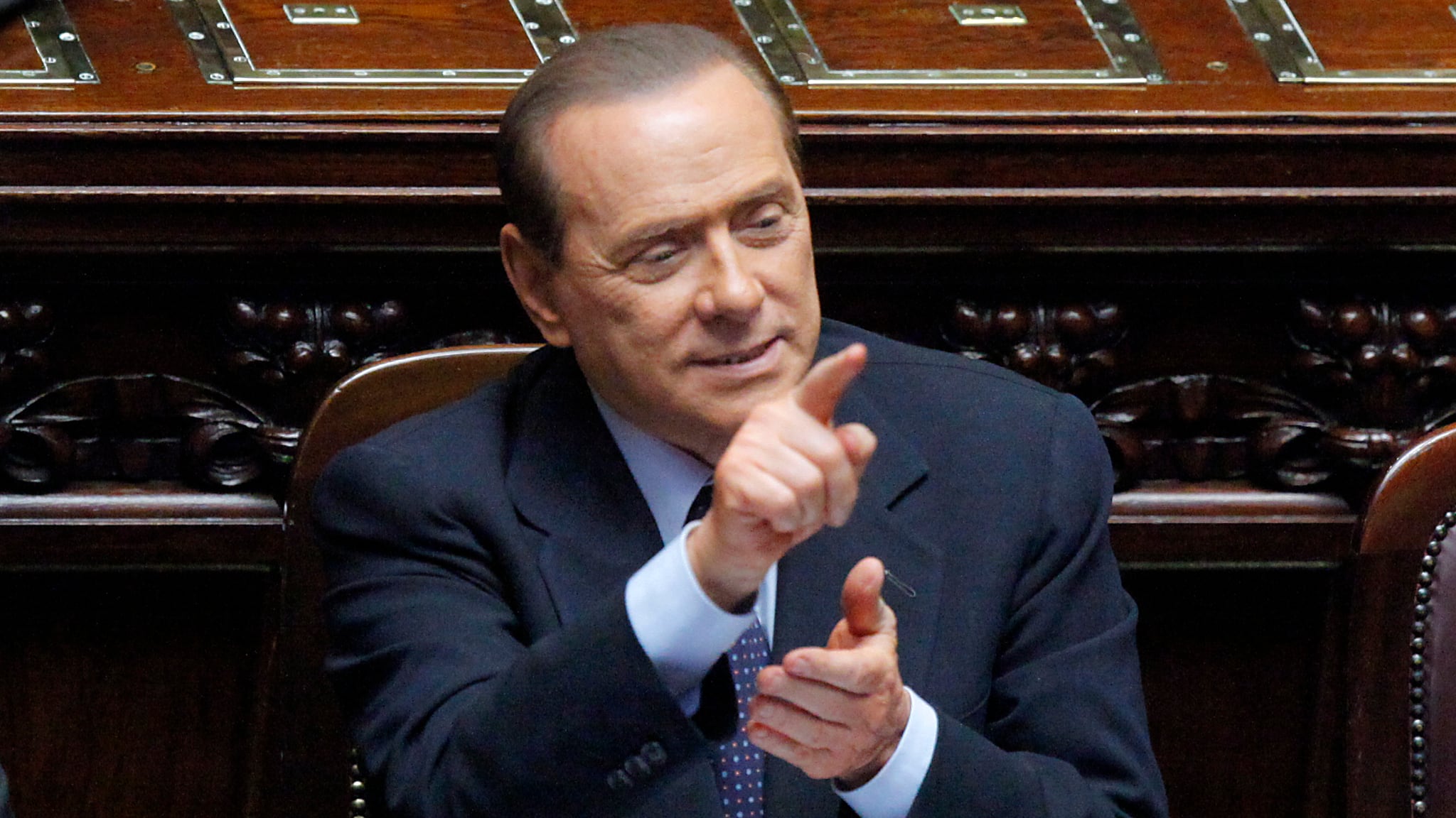 Berlusconi: "Non c'è alternativa a Monti". E detta la linea al partito
