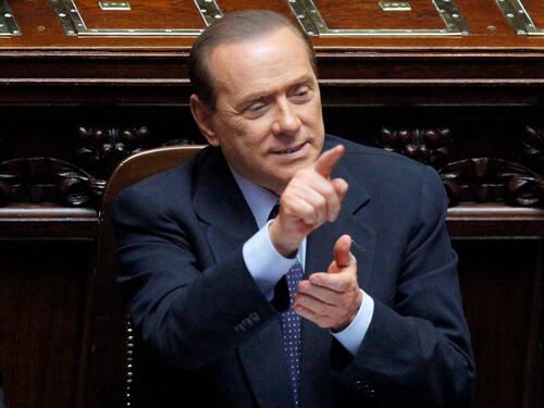 Berlusconi: "Non c'è alternativa a Monti". E detta la linea al partito