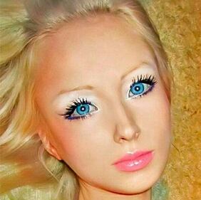 Valeria Lukyanova, modella ucraina: "Vorrei vivere solo di aria e sole" 6