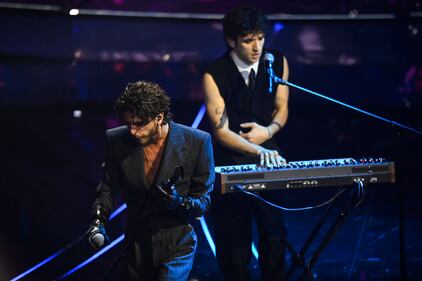 Sanremo 2024: ecco il look della prima serata del Festival dai Santi Francesi 1