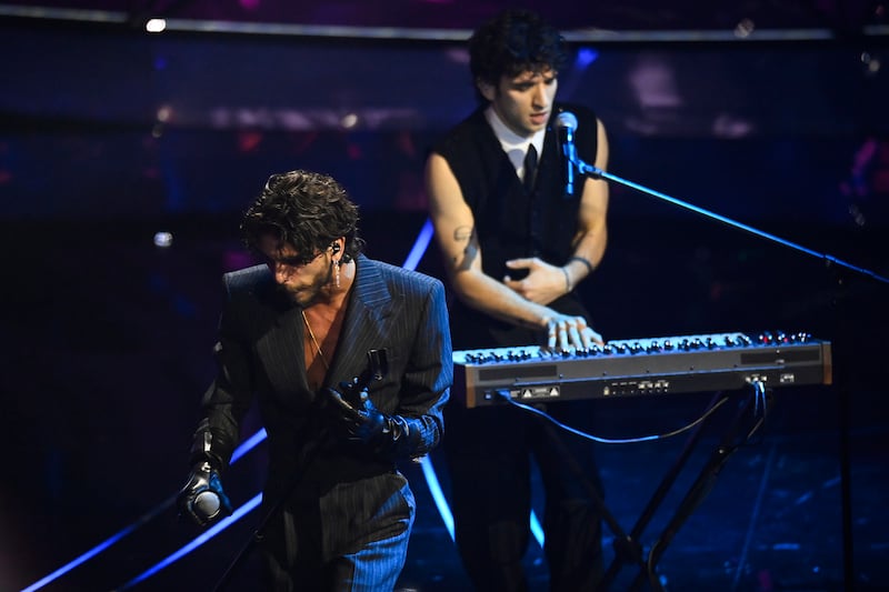 Sanremo 2024: ecco il look della prima serata del Festival dai Santi Francesi 1