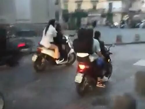 Quartieri Spagnoli e rione Sanità, la fase 2 parte con assembramenti e caos per strada