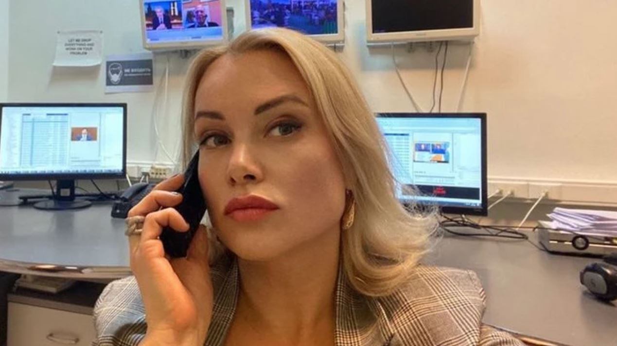 "Pensavano fossi una spia. Ora ho paura". Parla la giornalista tv anti-Putin