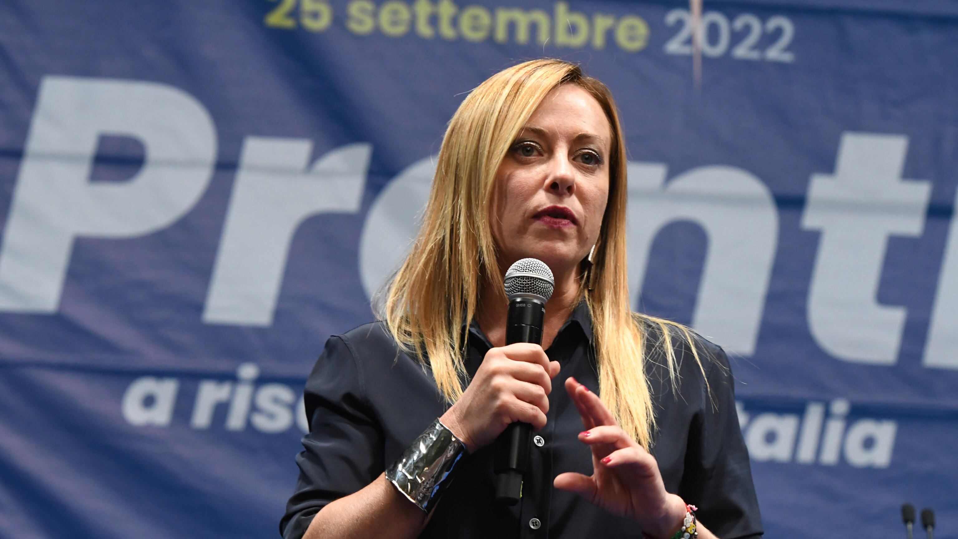 Dominio social per Giorgia Meloni, cresce Berlusconi. Letta fuori dalla top10