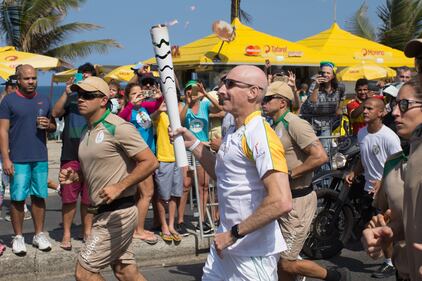 Rio, la corsa dei tedofori. E c'è pure Adriana Lima 5