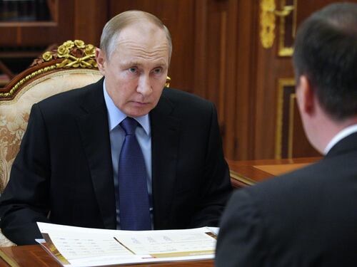 Presidente fino al 2036. Putin può battere Stalin. Navalny va in ospedale