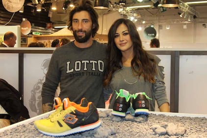Giorgia Palmas e Vittorio Brunotti, amore in Sardegna e nozze in vista 15
