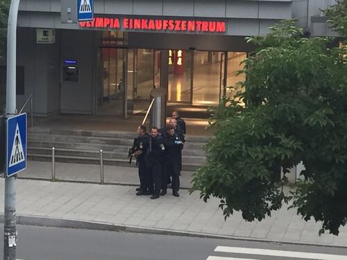 Fuoco sulla Merkel