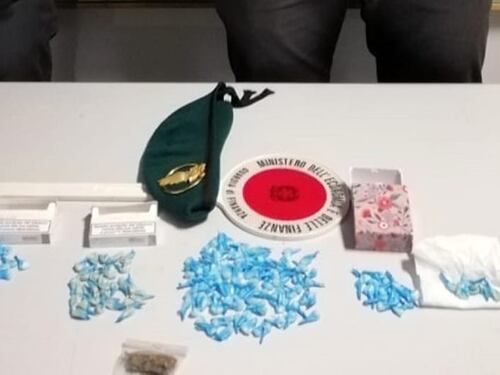 Palermo, market della droga in casa mentre è ai domiciliari