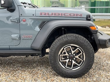 Jeep Wrangler Rubicon 2025: la gallery del 2.0 turbo benzina 12