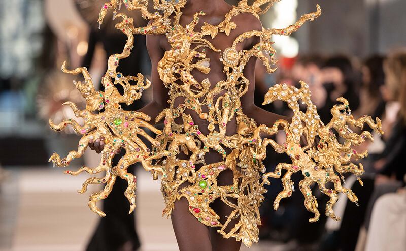 Schiaparelli, vestito dorato