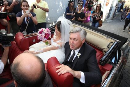 La figlia Katia si sposa e Carletto si commuove 7