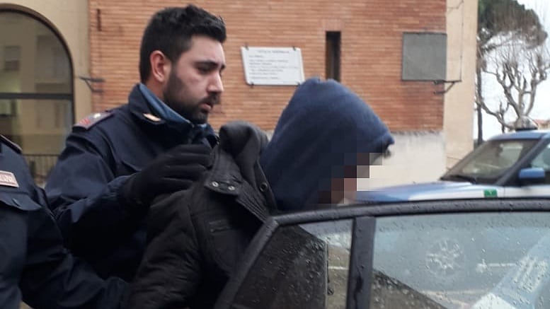 Arrestato lo scafista egiziano che portava in Italia i finti profughi siriani