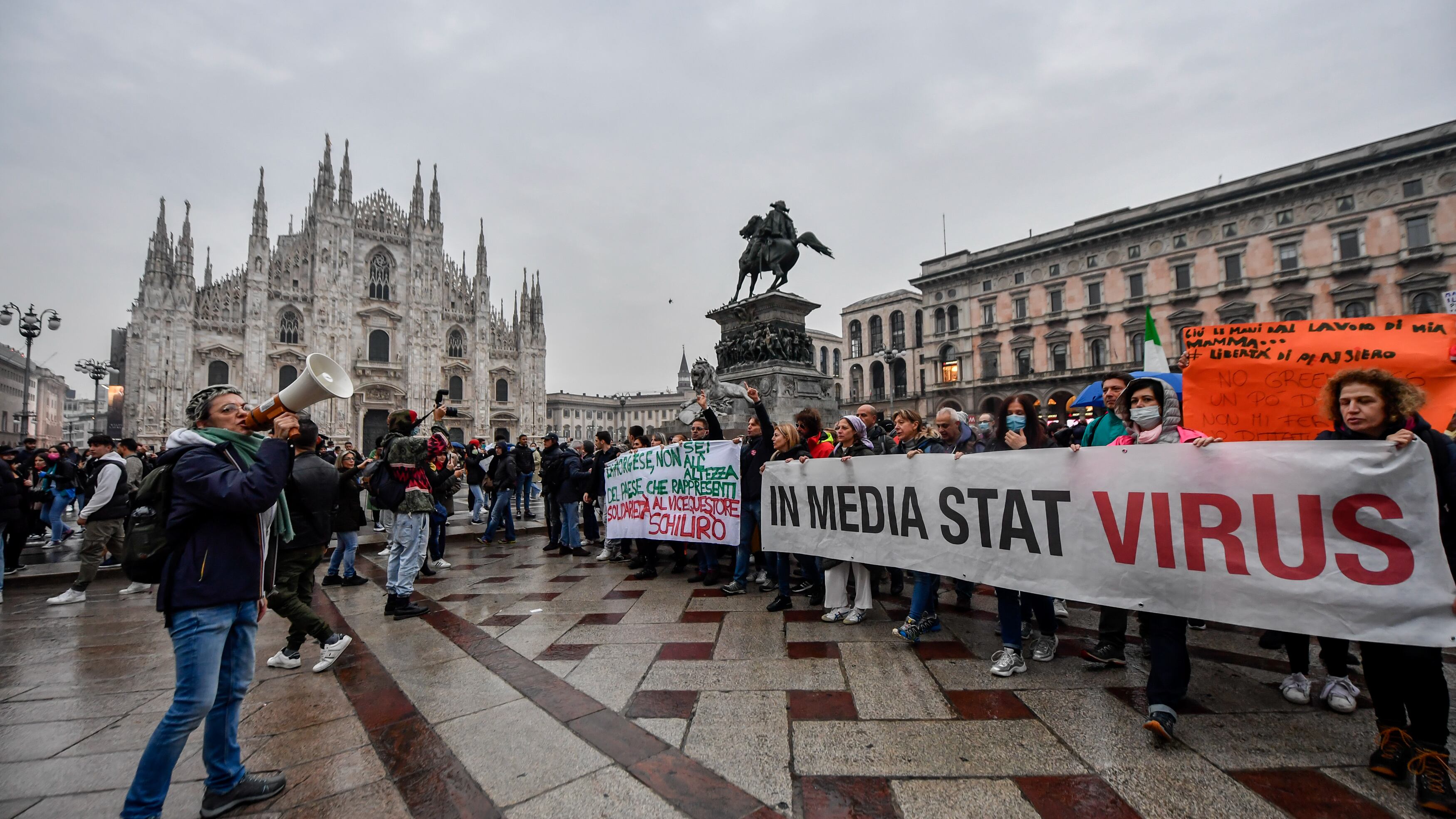 Nuove regole, pioggia e pochi a manifestare. È la resa dei "No pass"