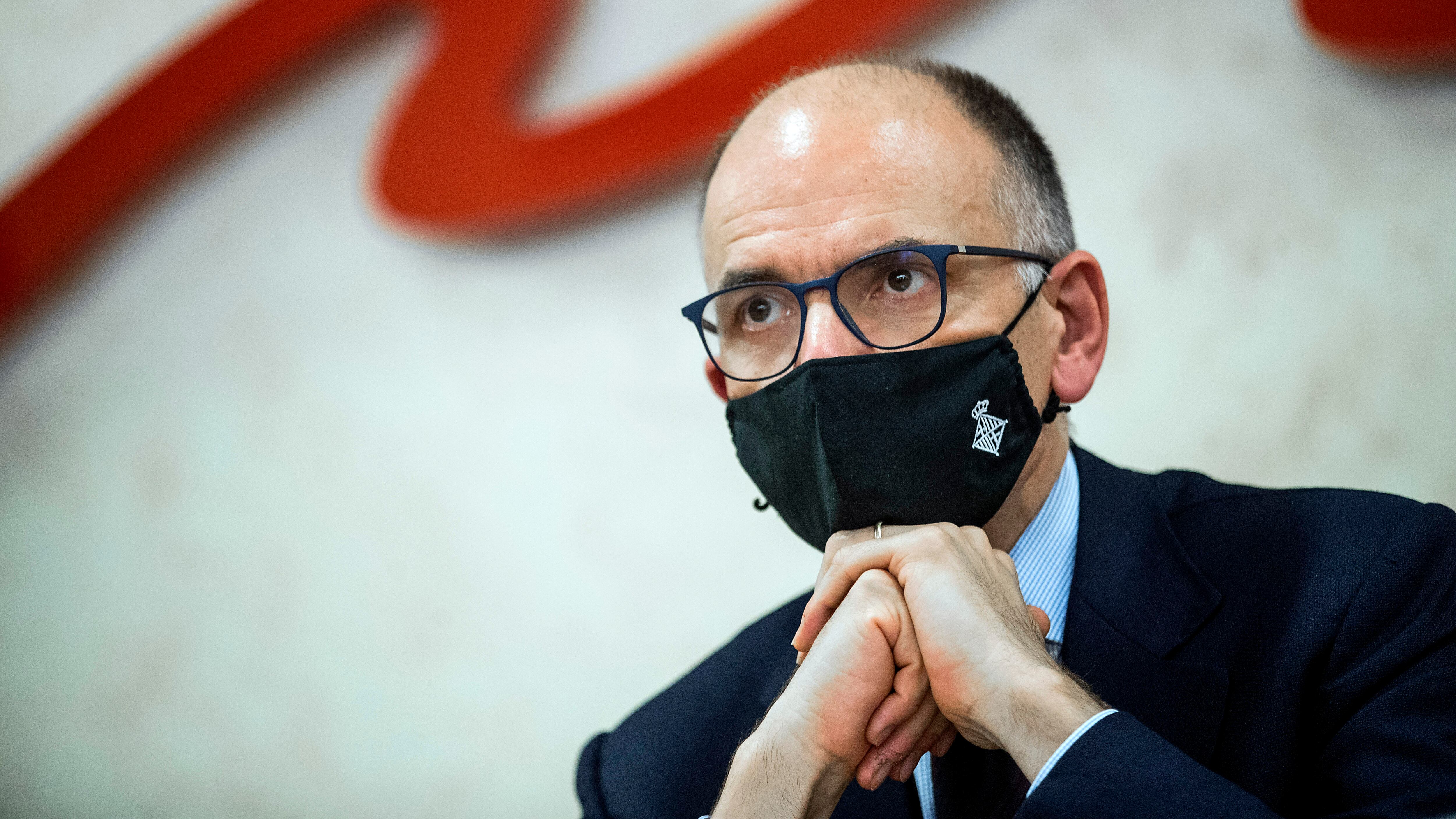 I partiti esultano: addio alla Bonafede. Ma Letta finisce sotto accusa per l'aiuto al M5s