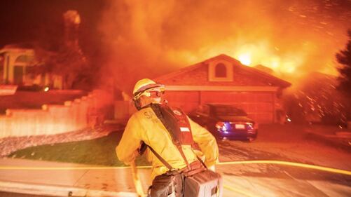Incendi in California, ordine di evacuazione per Malibù 7
