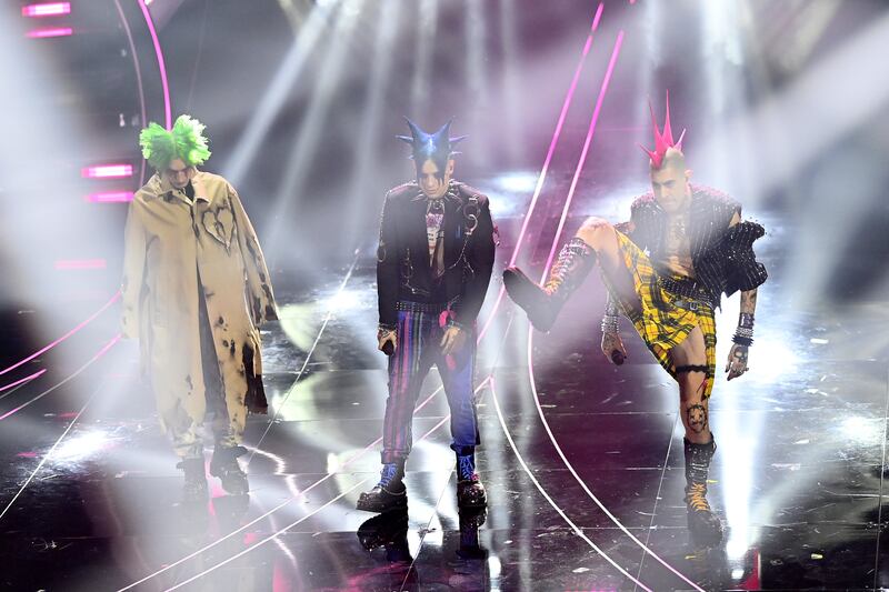 Sanremo 2024: ecco il look della terza serata del Festival di La Sad  4